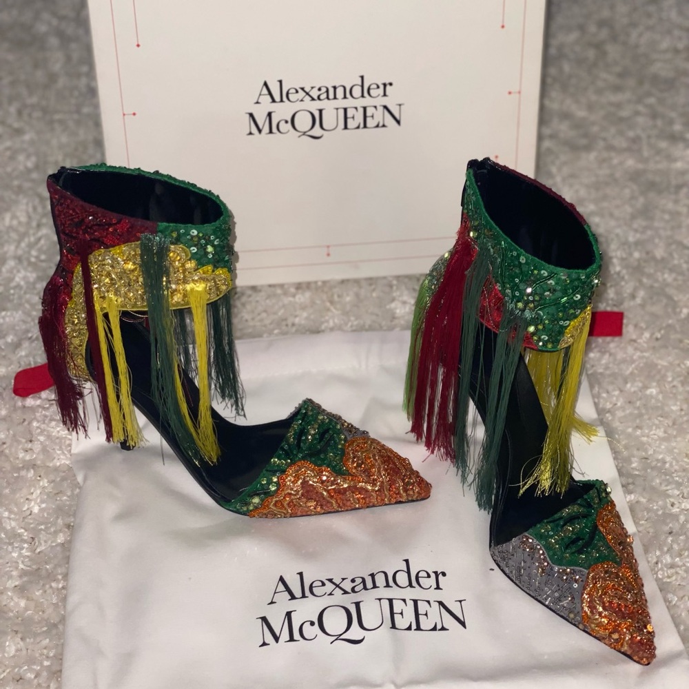 🔥NIB ALEXANDER MCQUEEN HARNESS BEADED POINT TOE PUMP MULTICOLOR FRINGE 37.5